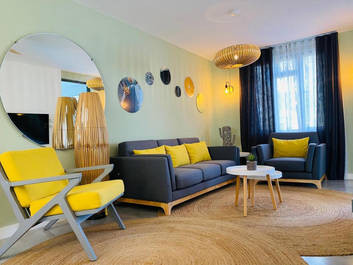 Sweet Beach Apt-Pool, Terrace, Ground Floor, Few Steps From Beach! Flic-en-Flacq Kültér fotó